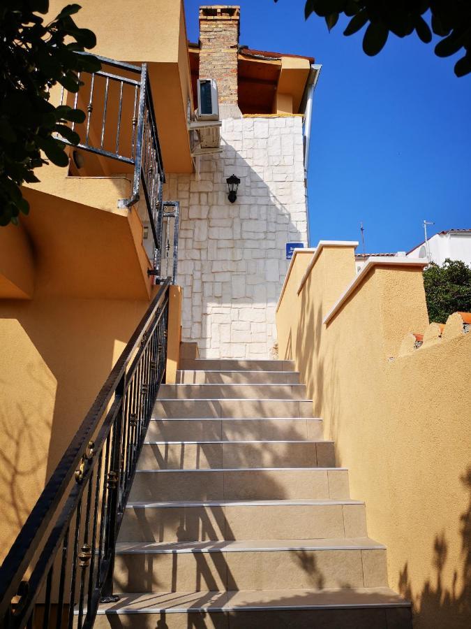 شقة Lux Attic Old Town Rab راب المظهر الخارجي الصورة